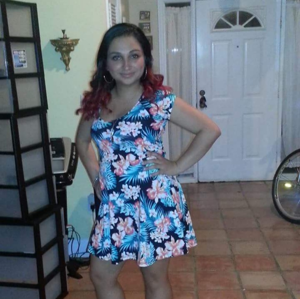 Victoria's Secret PINK Hibiscus Floral Beach Resor